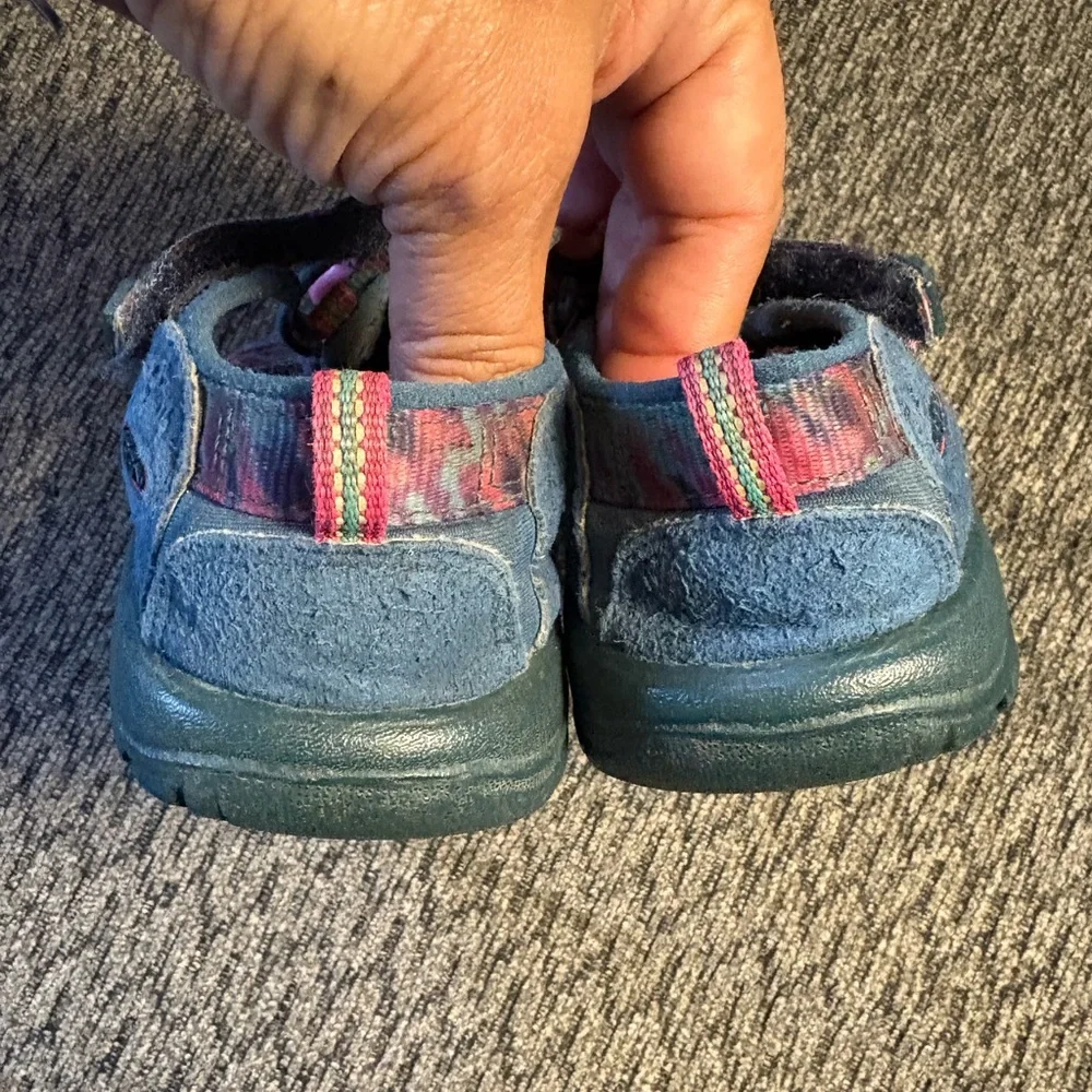 Keen Little Girls Newport H2 Outdoor Hiking Sandal Blue Pink Multicolor Size 11
